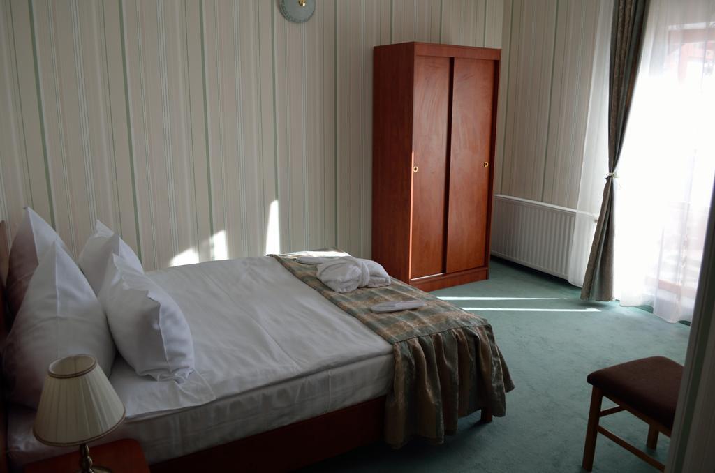 Hotel Rusu Petroşani Esterno foto