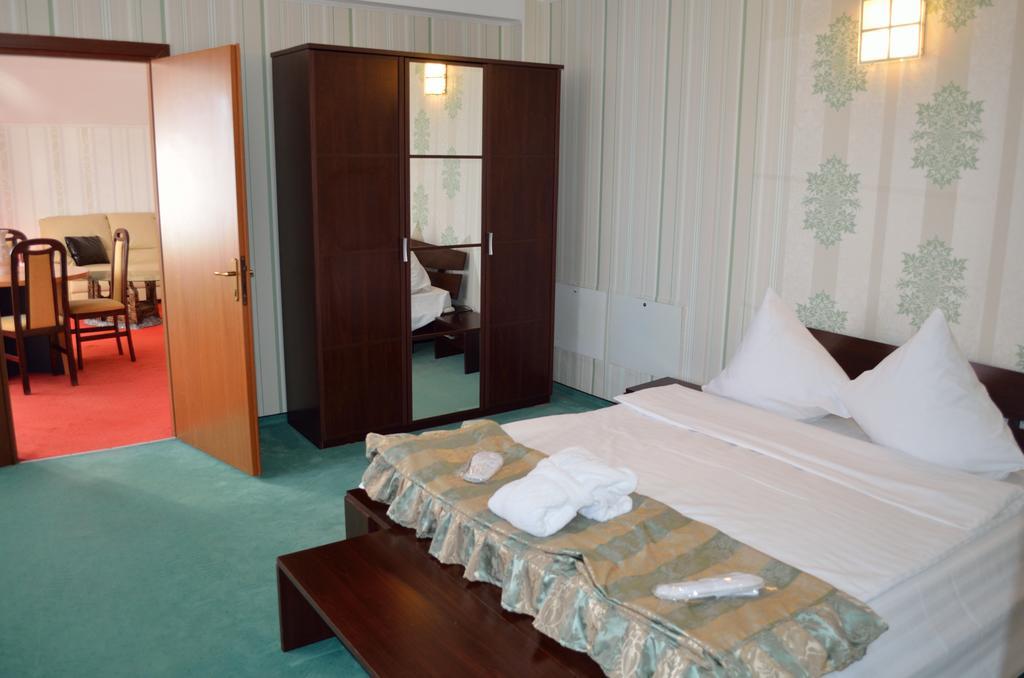 Hotel Rusu Petroşani Esterno foto