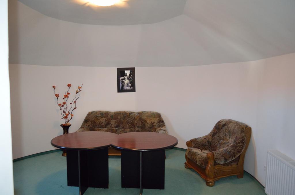 Hotel Rusu Petroşani Esterno foto