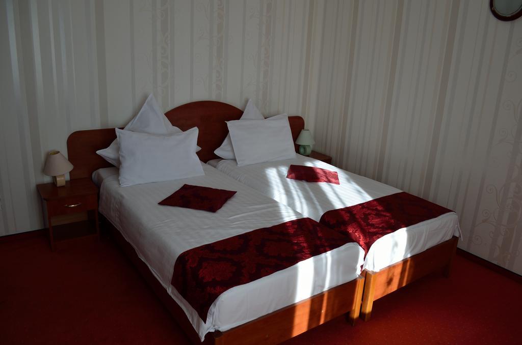 Hotel Rusu Petroşani Esterno foto