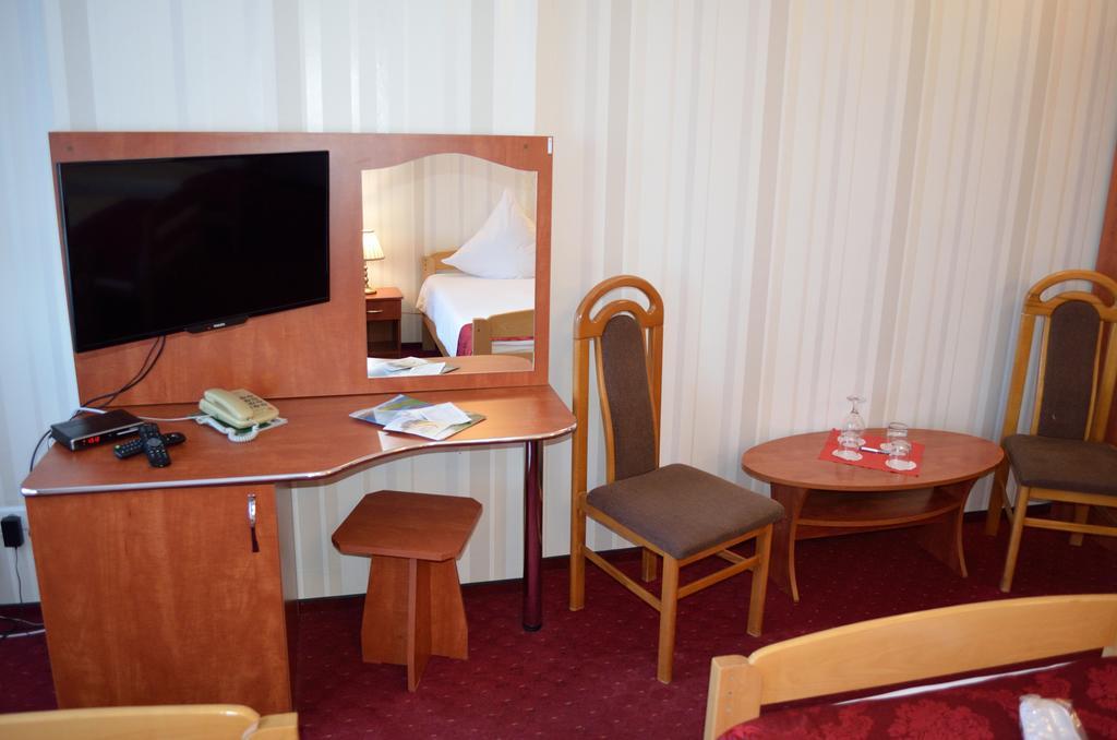 Hotel Rusu Petroşani Esterno foto