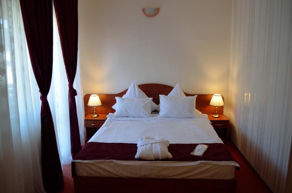Hotel Rusu Petroşani Esterno foto